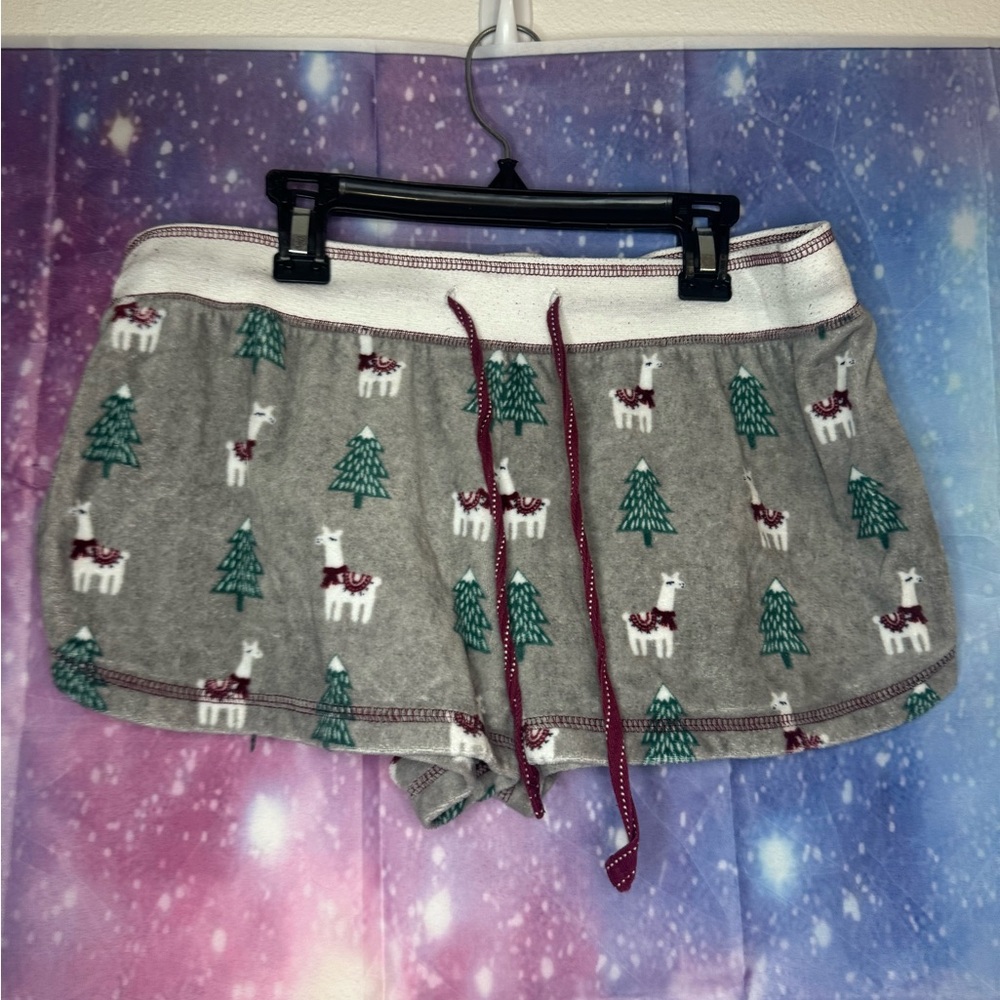 PJ salvage Christmas llama shorts 🛍